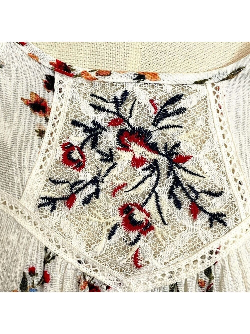 Mason &Belle Floral Sleeveless Blouse - Picture 3 of 8